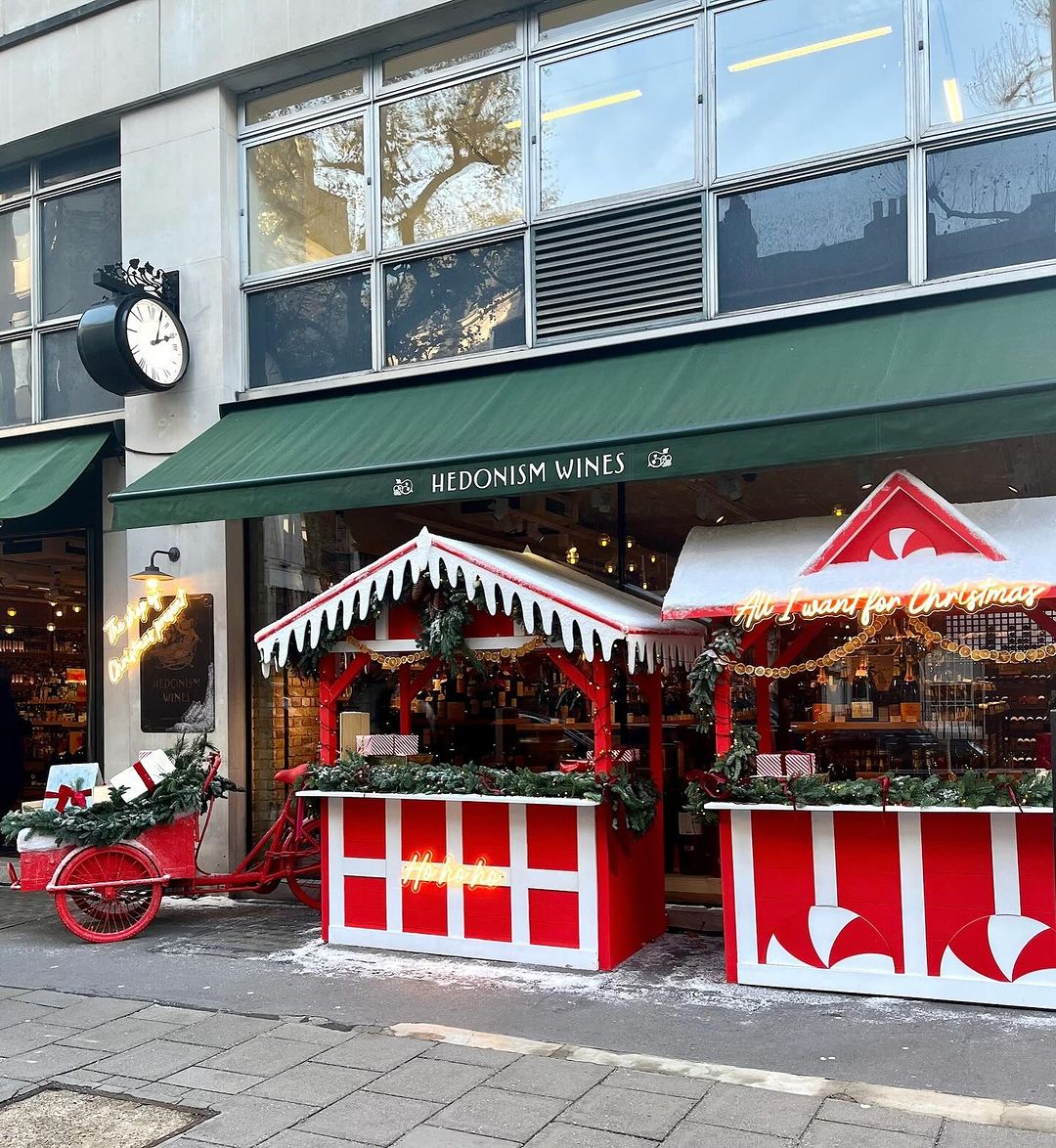 Hedonism Wines christmas shopping display installation